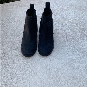 Suede Igg boots